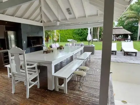 CASA EN VENTA EN TIGRE