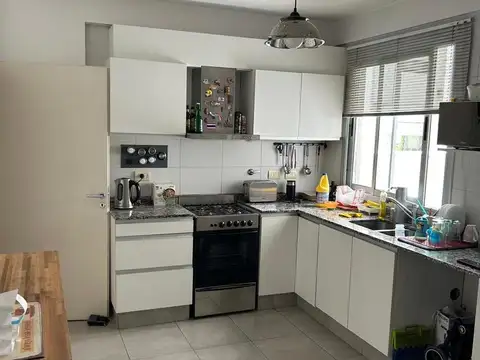 Departamento 4 ambientes con 2 baños