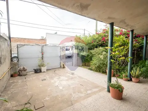 Casa 5 ambientes con 1 baño