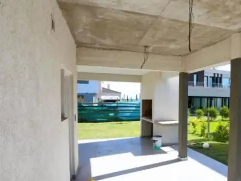 Casa en Venta en Countries y Barrios Cerrados en San Vicente, USD 300.000