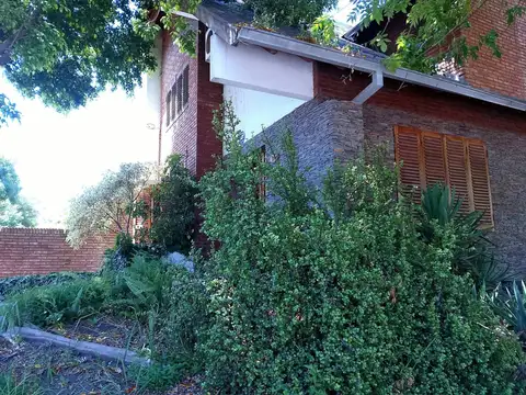 Republica de Italia 1100, Piso 0