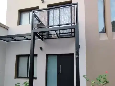 Casa en Venta en Countries y Barrios Cerrados en Berazategui, USD 240.000