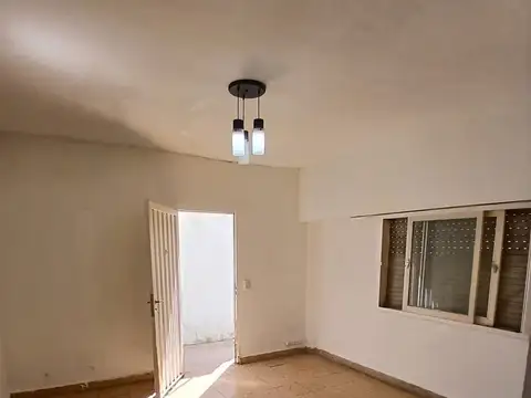 Depto Tipo Casa en Alquiler de 3 ambientes