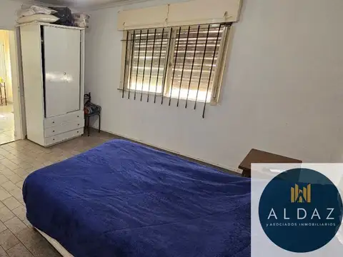 En Venta/ Saenz Peña casa  de  3  dormitorios