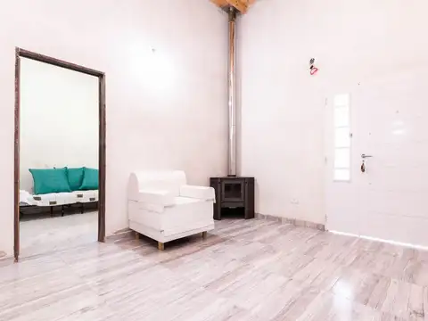 Casa 4 ambientes con 2 baños