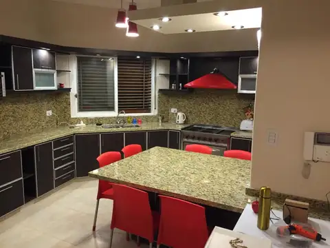 Depto Tipo Casa en Venta de 4 ambientes