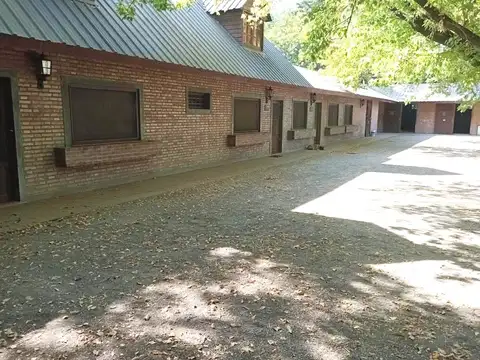 Haras s/ Ruta 7 en San Andres de Giles