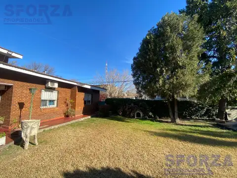 Venta casa sobre dos lotes