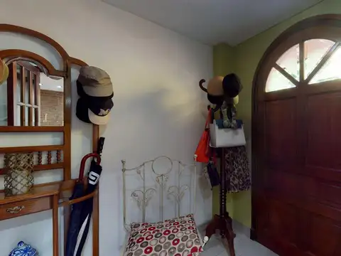 Casa en Venta con 3 cocheras