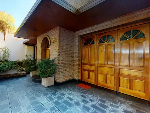 Casa 6 ambientes con 3 baños