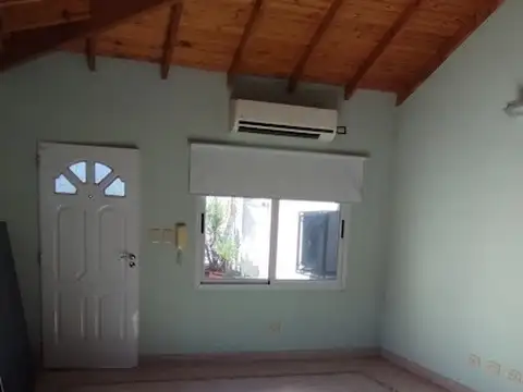 Casa 4 ambientes con 4 baños