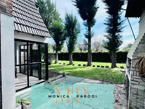 Casa en Venta con 2 cocheras