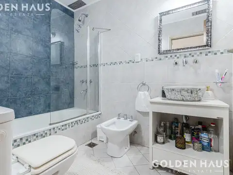 Casa 5 ambientes con 2 baños