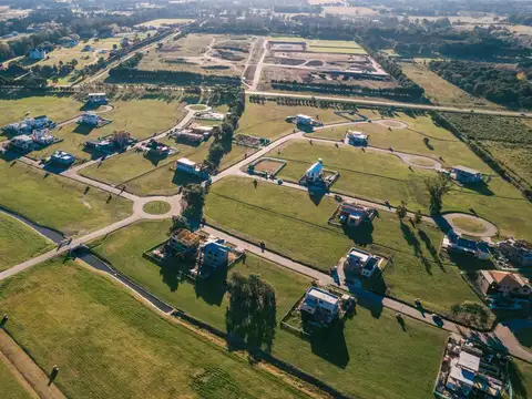 VENTA | LOTE CASONAS DEL HARAS | LOMADA