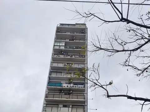 Venta Dpto Al Frente Balcón Corrido 3 Ambientes Living - Comedor Cocina 2 Dormitorios