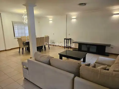 Casa Chalet  en Alquiler en Parque Leloir, Ituzaingó