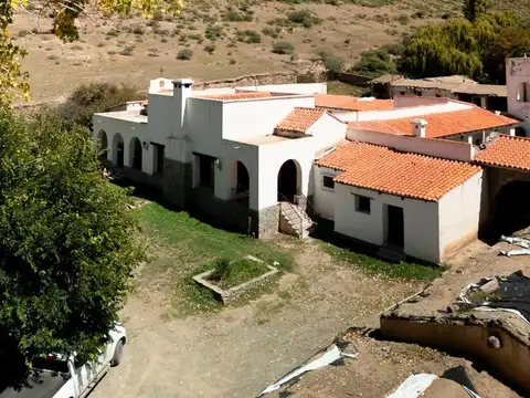 Finca agrícola y Hotel en Cachi