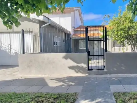 Casa 3 ambientes reciclada en parque luro