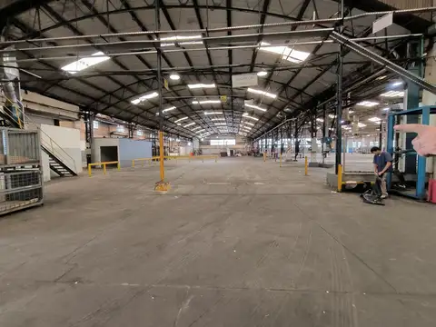 Edificio industrial de 7500m2 en San Martin