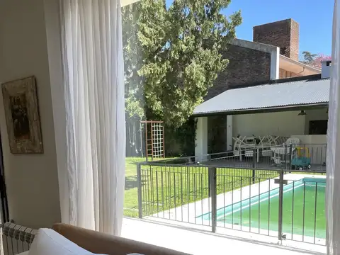 Casa en Alquiler Temporario en San Isidro, Boulogne Sur Mer - 8 Ambientes