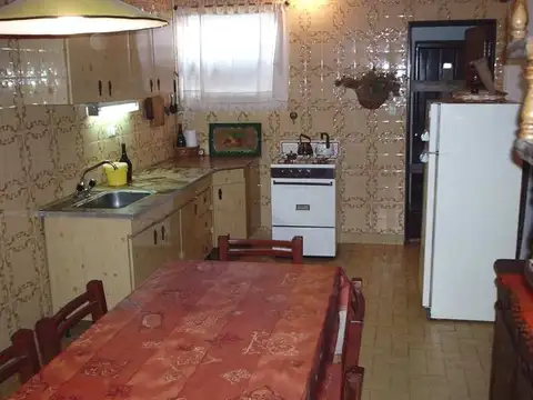 Chalet 4 Ambientes a metros del Vivero Municipal