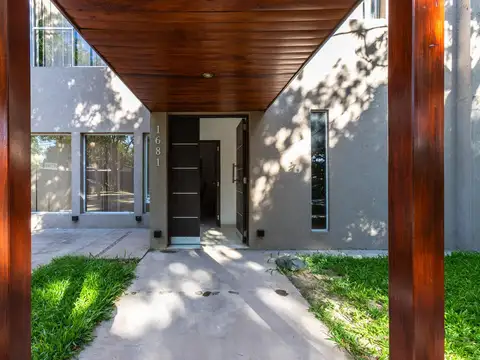 Casa 5 ambientes con 3 baños