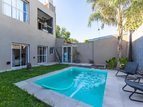 EN VENTA DOS CASAS EN UNA. PLANTA BAJA Y PLANTA ALTA. 4 DORMITORIOS, PISCINA. FUNES CENTRO.4