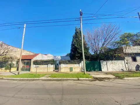 MANUEL OCAMPO al 2600