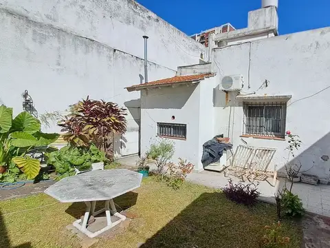 AMPLIA CASA CON JARDIN Y TERRAZA - AVELL CENTRO