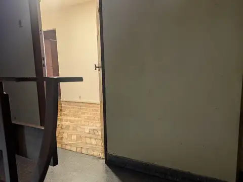 Federico Lacroze 3000, Piso 1