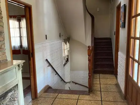 Depto Tipo Casa 4 ambientes con 2 baños