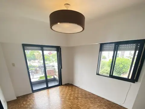 2 AMB BAJAS EXPENSAS,AL FTE C/ BALCÓN MUY LUMINOSO,COC Y LAV INDPTE,BAÑO COMPLETO,EXC. UBICACIÓN