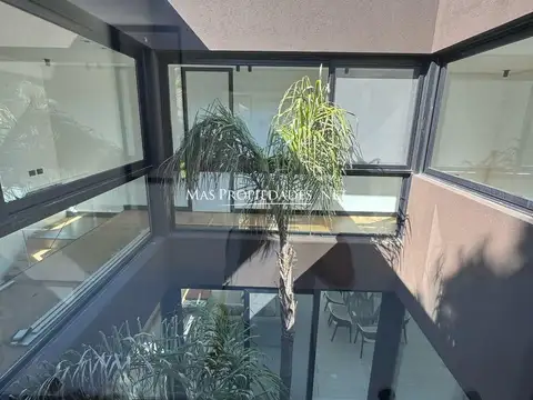 Casa 5 ambientes con 5 baños