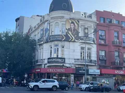 Cabildo esquina Sucre