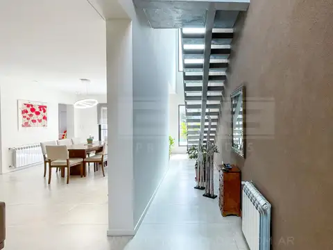 Rastreador Fournier  al 3000, entre Warnes y Valle grande