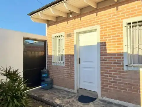 Depto Tipo Casa en Venta en Los Hornos, USD 50.000