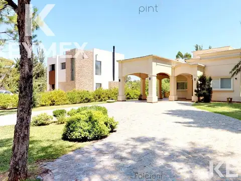 Casa 5 ambientes con 3 baños