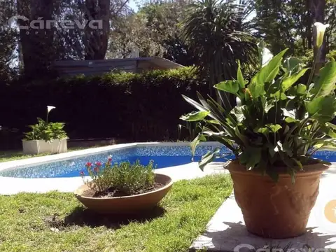 Casa en Venta con 4 cocheras