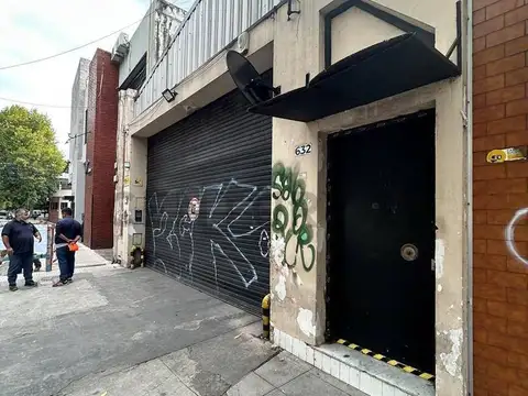 Venta Galpón Comercial Villa Ortuzar 750 m2 Mixtura 3