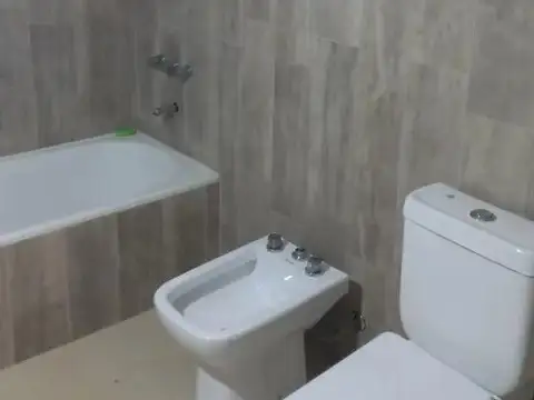 Casa 5 ambientes con 4 baños