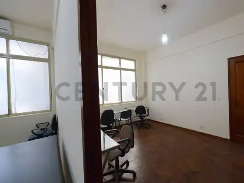 Av. Pte. Roque Sáenz Peña 800, Piso 4