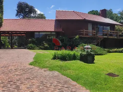Venta de Casa 6 Ambientes en Club de Campo Las Praderas Lujan,