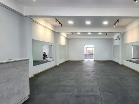 Local en Alquiler 60 años