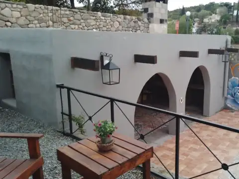 VENTA CASA 2 DORM RIO CEBALLOS CON DEPTO