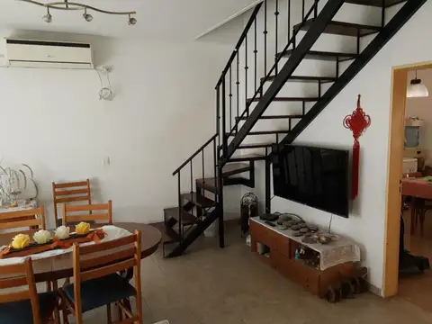 Casa 6 ambientes con 3 baños