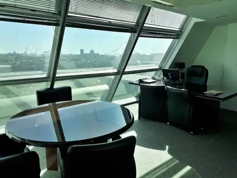 Oficina en Venta con 7 cocheras