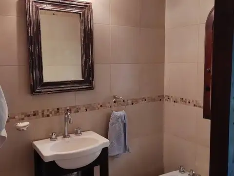 Casa 6 ambientes con 3 baños