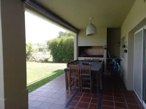 VENTA CASA 5 AMB CON PILETA, DON JOAQUÍN, CANNING