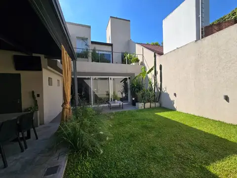 VILLA DEVOTO MODERNA CASA 5 AMB EN ZONA RESIDENCIAL