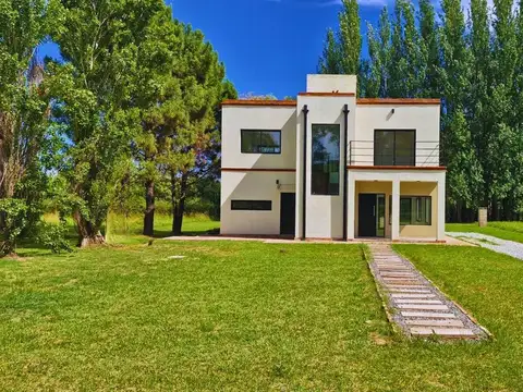 Casa en Venta en Los Girasoles De Lujan, USD 230.000